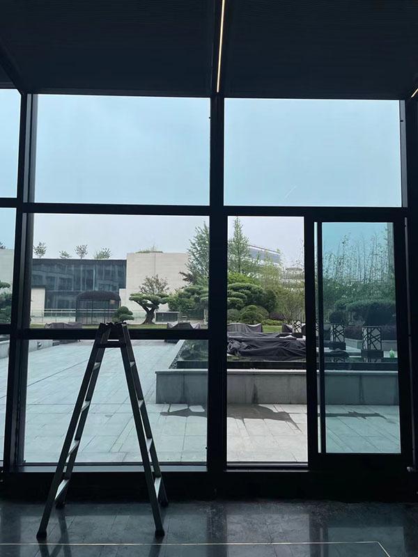 上海長寧阿納迪酒店西餐廳玻璃裝貼納米陶瓷高隔太陽膜